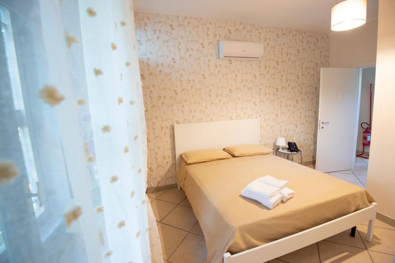 Hotel Donna Rosita à San Felice a Cancello Extérieur photo